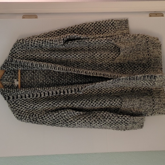 JJill Wool Gray Mix Chuncky Boho Cozy Open Cardigan W Front Pin Closure Sz M - Picture 1 of 9